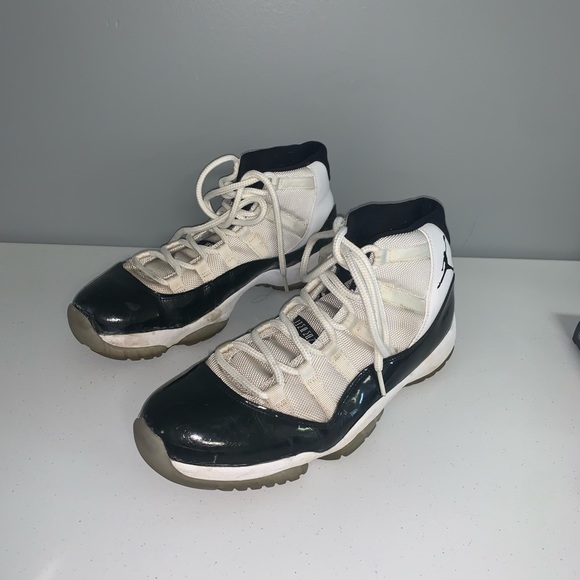 AIR JORDAN 11 RETRO
"Concord - Picture 1 of 7